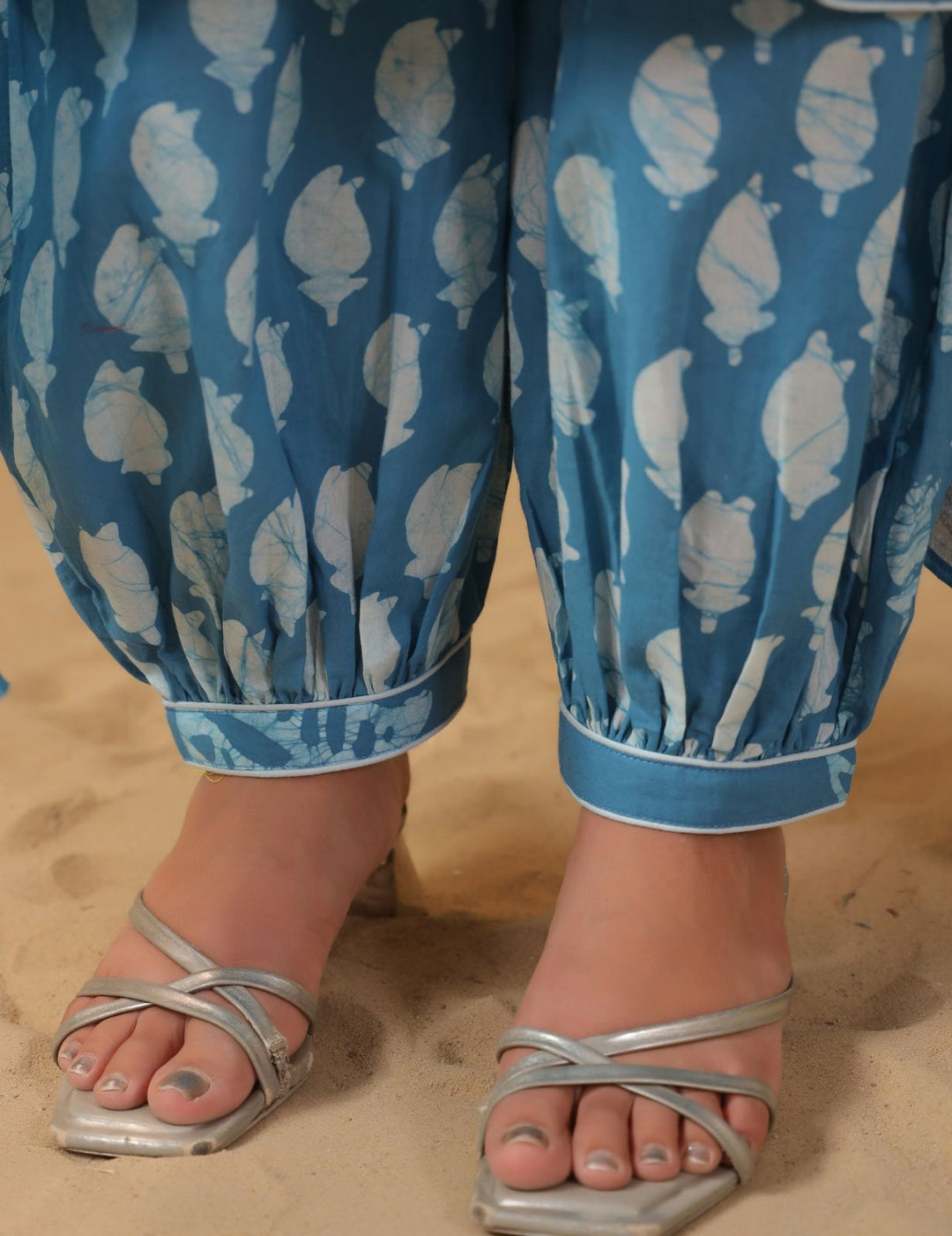 Neelkriti Handblock Suit Set