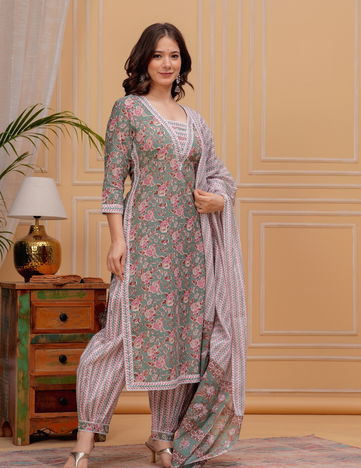 Floral Elegance Kurta Set