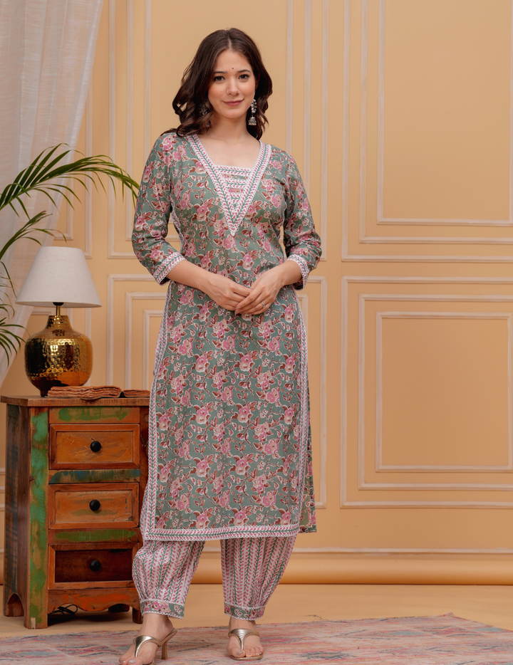 Floral Elegance Kurta Set