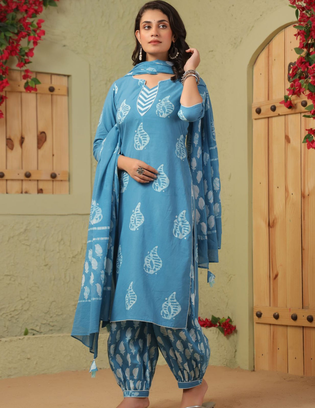 Neelkriti Handblock Suit Set
