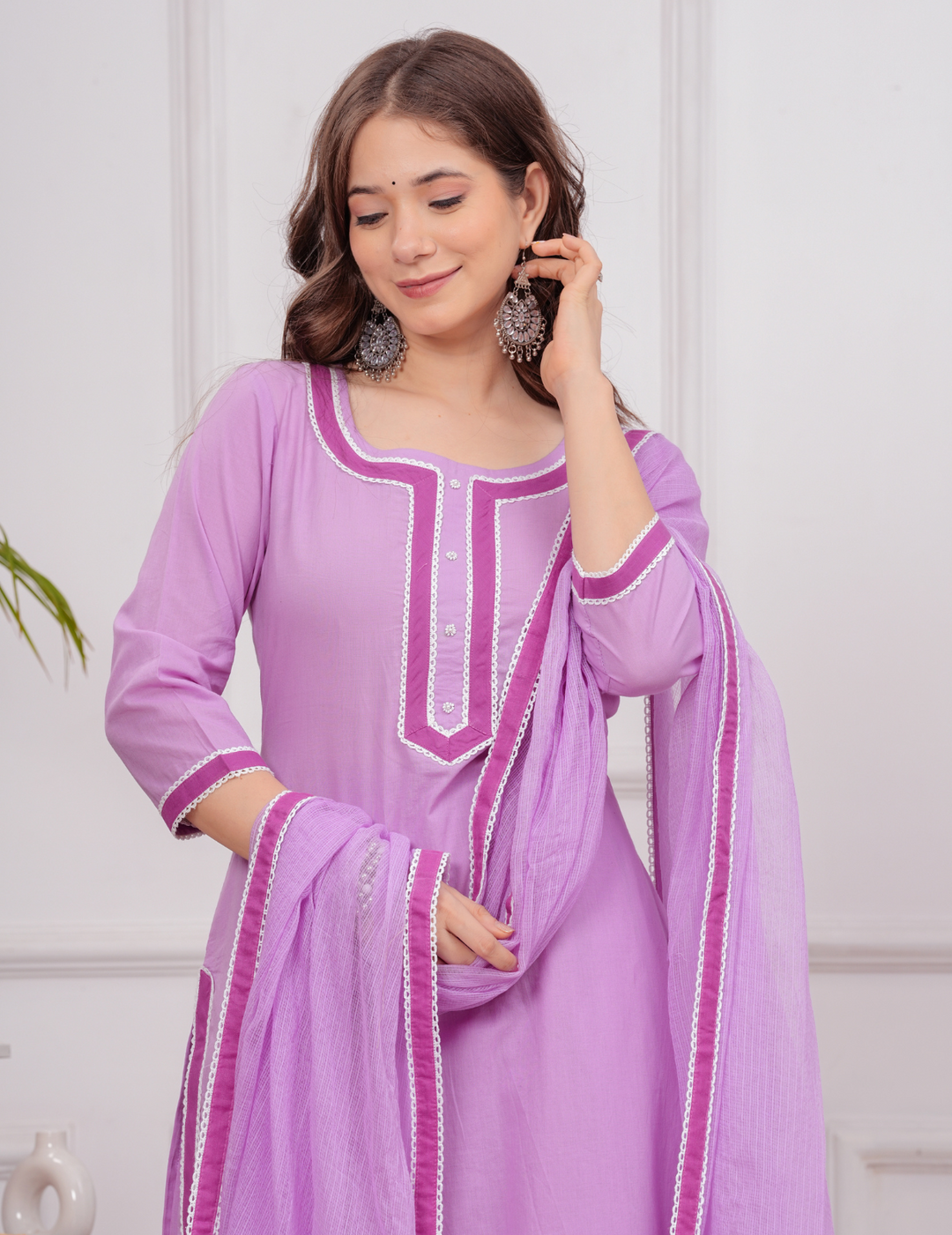 Elegant Lilac Traditional Salwar Kameez with Chiffon Dupatta