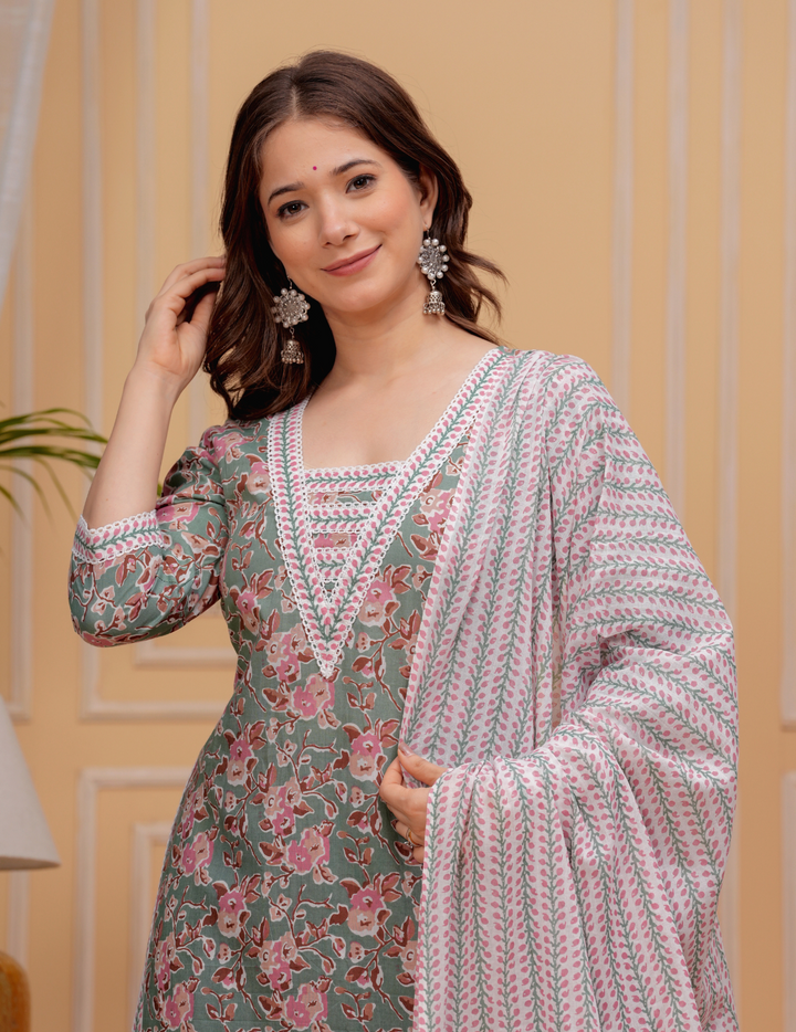 Floral Elegance Kurta Set